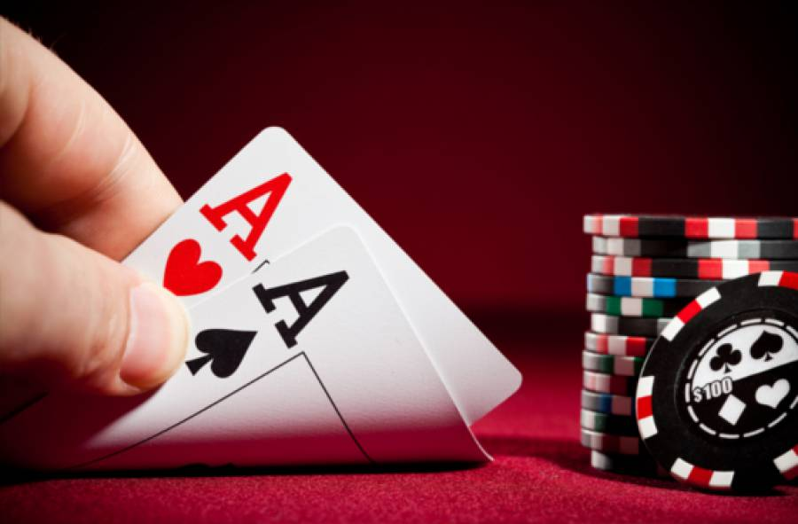 How To Bluff In Poker